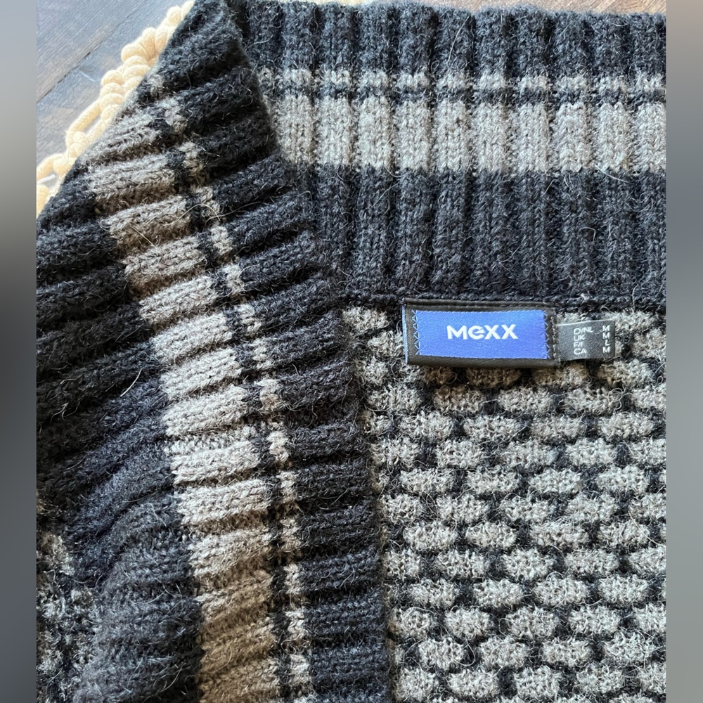 MEXX Grey and Black Women's Sweater Size  M Like New
